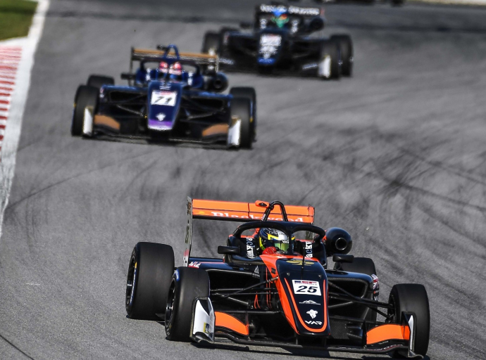 Euroformula Open'da Cem Bölükbaşı Birinci Oldu