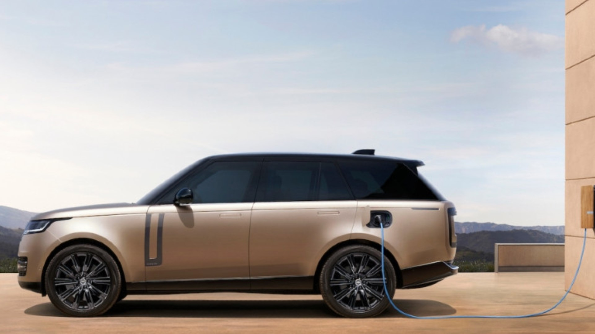 Over 40,000 pre-orders: Electric Range Rover coming soon